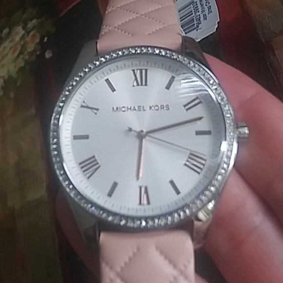 Michael Kors Embossed Leather Women's Watch - Picture 5 of 7